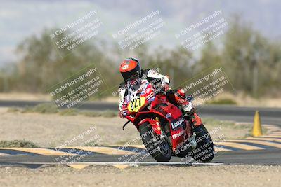 media/Nov-16-2025-Race Pace (Sun) [[8c5fa54630]]/Verified Riders/2-Turn 7 (945am)/